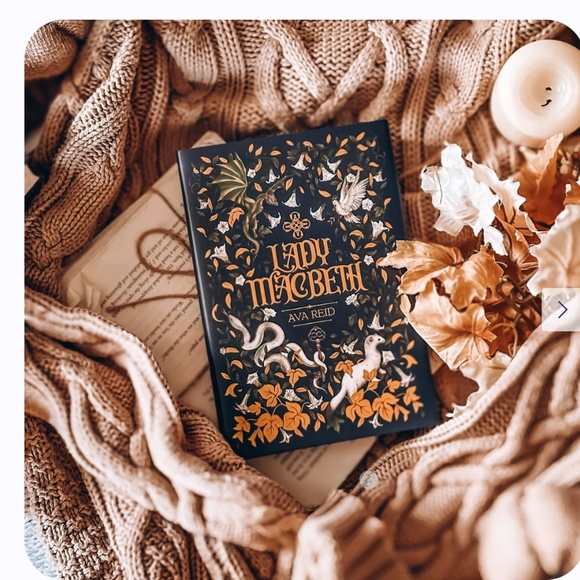 Lady Macbeth Owlcrate Special Edition - Picture 3 of 4